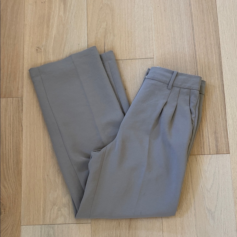 Aritzia The Effortless Pants